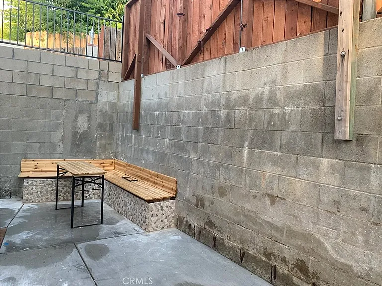 22972 Avenue San Luis #A — Photo 14