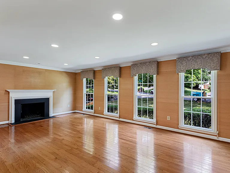 7416 Royal Dominion Dr — Photo 13