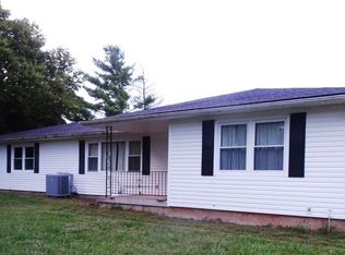 8631 SW 53rd St, Topeka, KS 66610