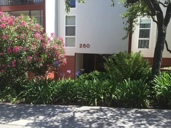 250 Whitmore St APT 301, Oakland, CA 94611