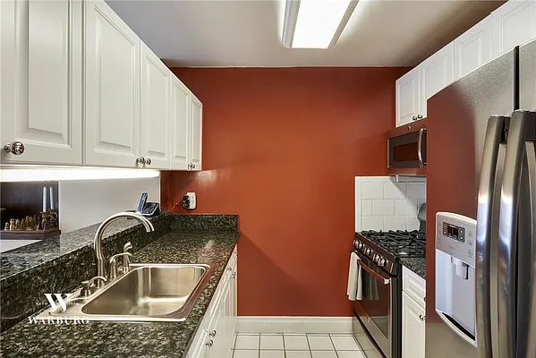 Sold by Warburg | media 2