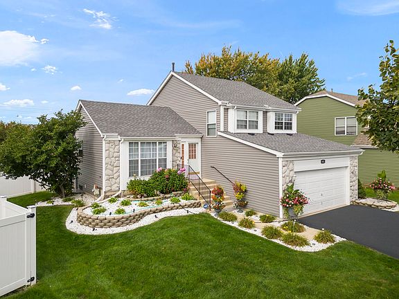 2nd image of 602 Larkspur Dr