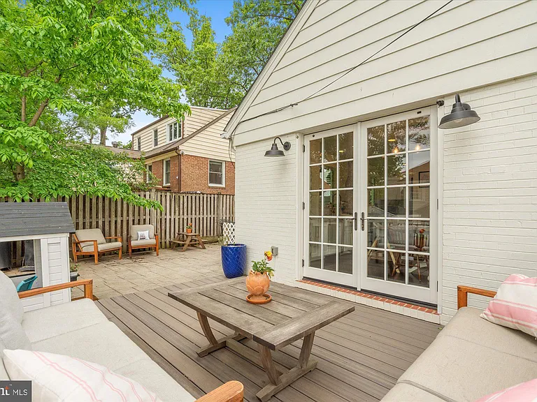 610 Crestwood Dr — Photo 34