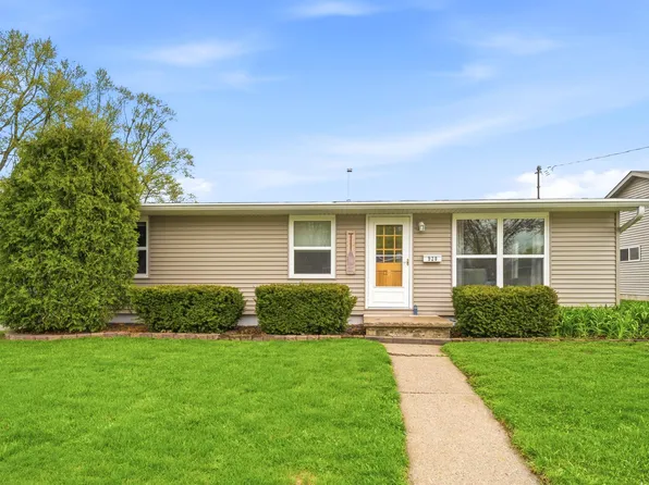 920 N Lark St, Oshkosh, WI 54902