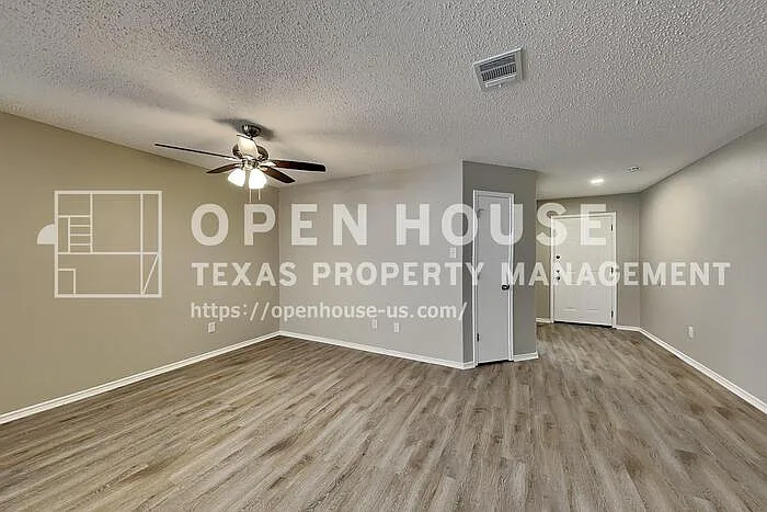 900 Rose Crystal Way — Photo 3