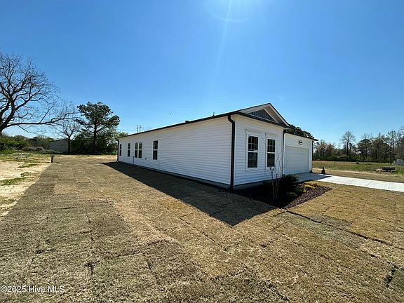 4th image of 102 Johnson Ridge Way