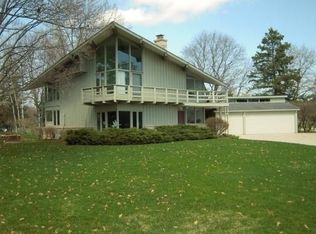 316 Lac La Belle Dr, Oconomowoc, WI 53066