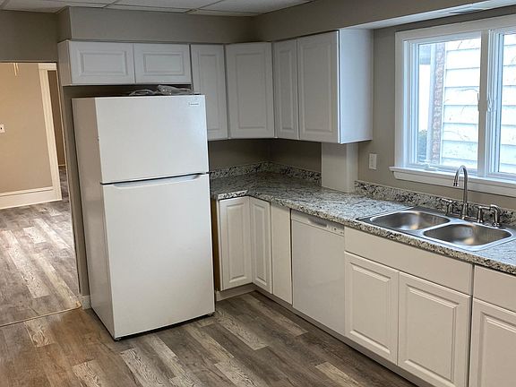 4th image of 211 N Hyde Park Ave #2
