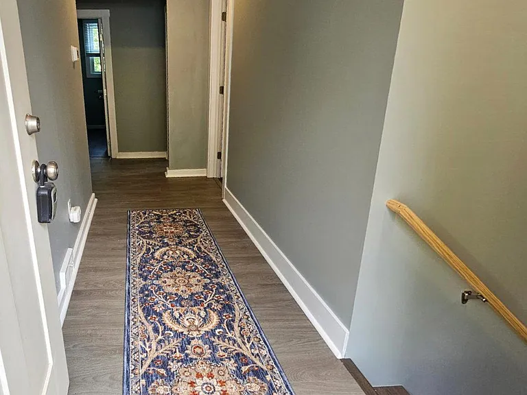 645 Roberts Ave — Photo 2