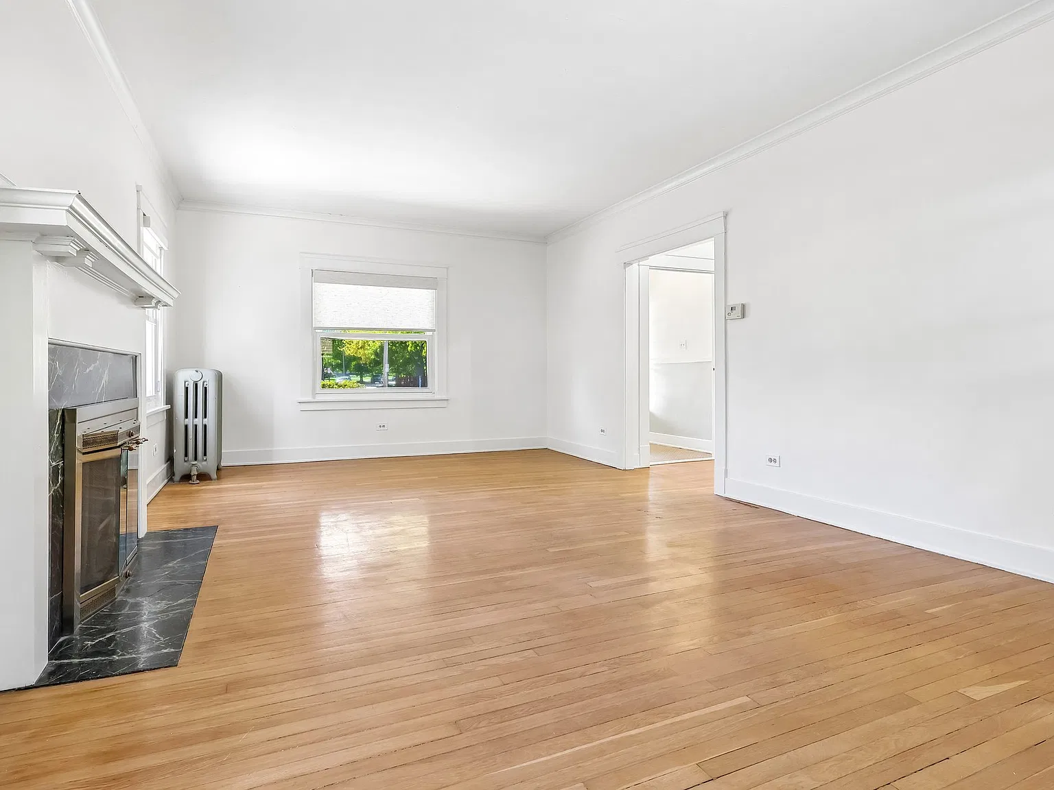 4 bed, 1638 sqft, $3,095 — Photo 3