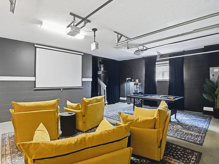 Building's Lounge