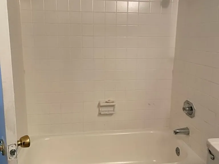 Emerald Cove Apartments — Photo 176