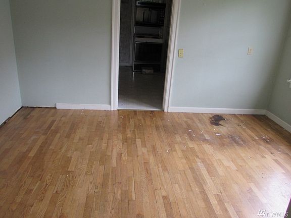 4th image of 714 W Franklin St
