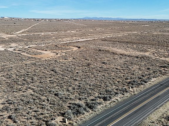 2nd image of 501-505 Tulip Rd SE