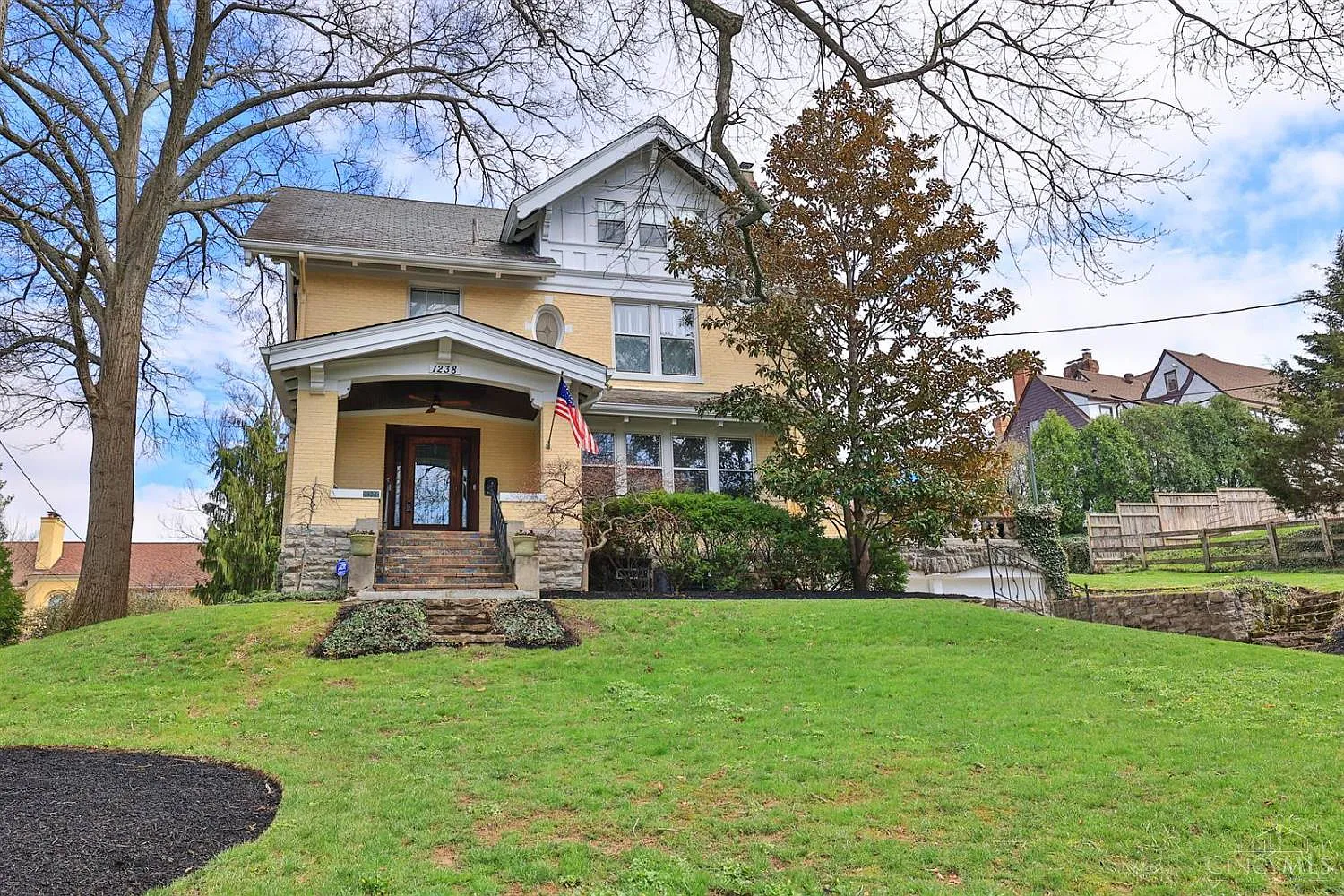 1238 Michigan Ave photo 1