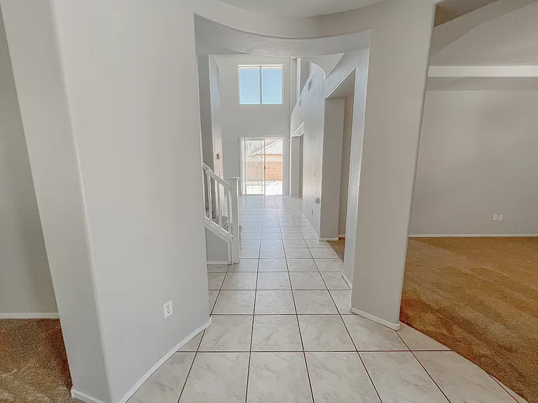 5646 Saint Elias St — Photo 10