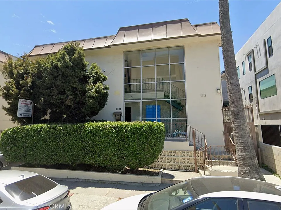 1209 N Mansfield Ave