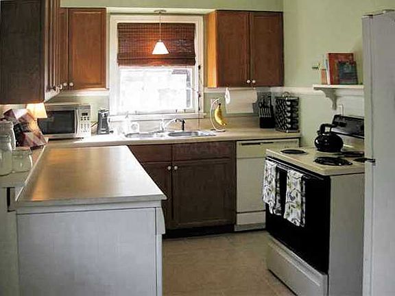 Kitchen has great counter space