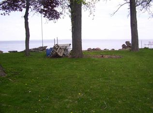 Oakland Ln, Oshkosh, WI 54902