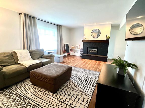 3rd image of 215 Garfield Avenue