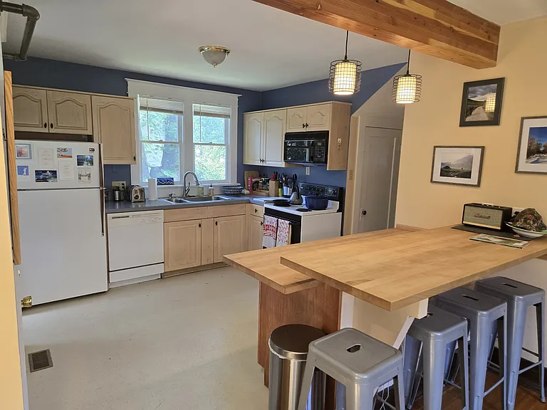 422 W Babcock St — Photo 8