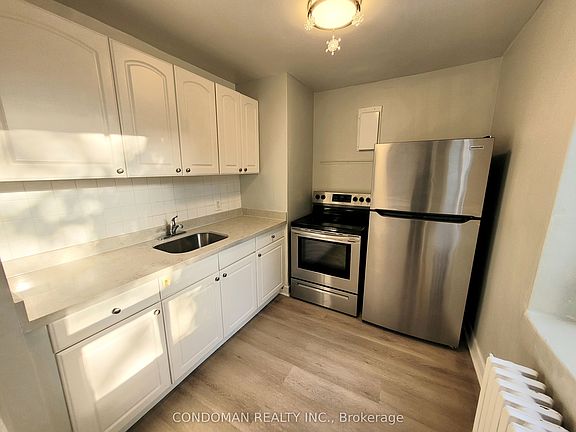5th image of 852 Broadview Ave #104