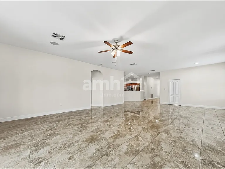 802 Lesa Glen Pl — Photo 6