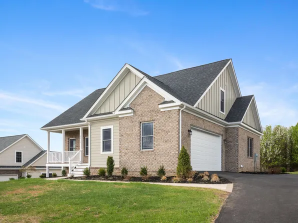 6913 Doral Dr, Radford, VA 24141