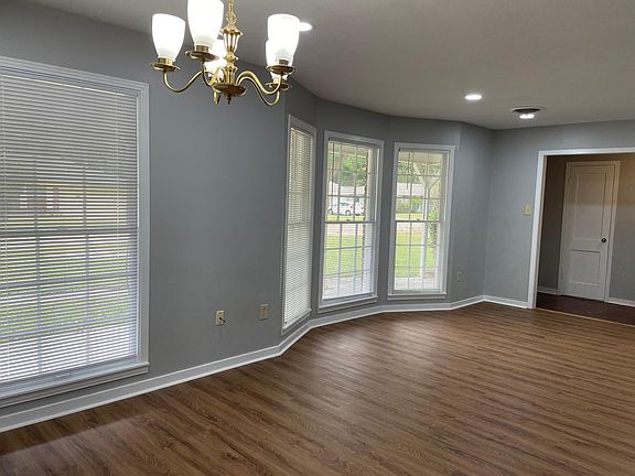 Living Room/ Dining Room