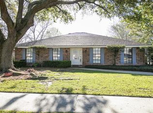 102 Parsonage Ln, Lafayette, LA 70503