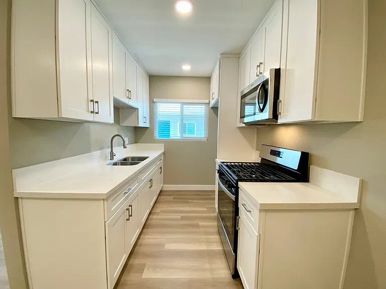 455 W Dryden St — Photo 5