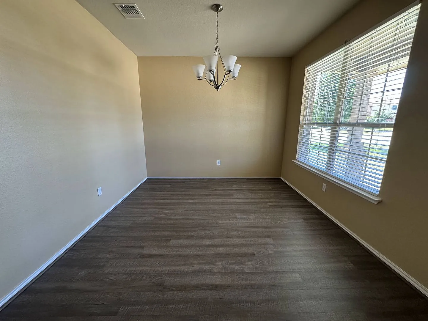 4-Bedroom House for Rent in Killeen — Photo 3