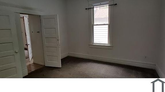 2nd image of 219 E Thrush Ave