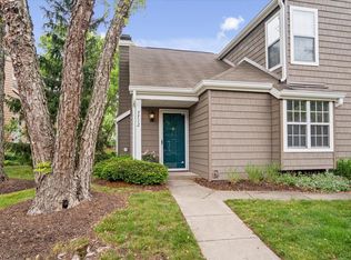 7712 Harbour Isle, Indianapolis, IN