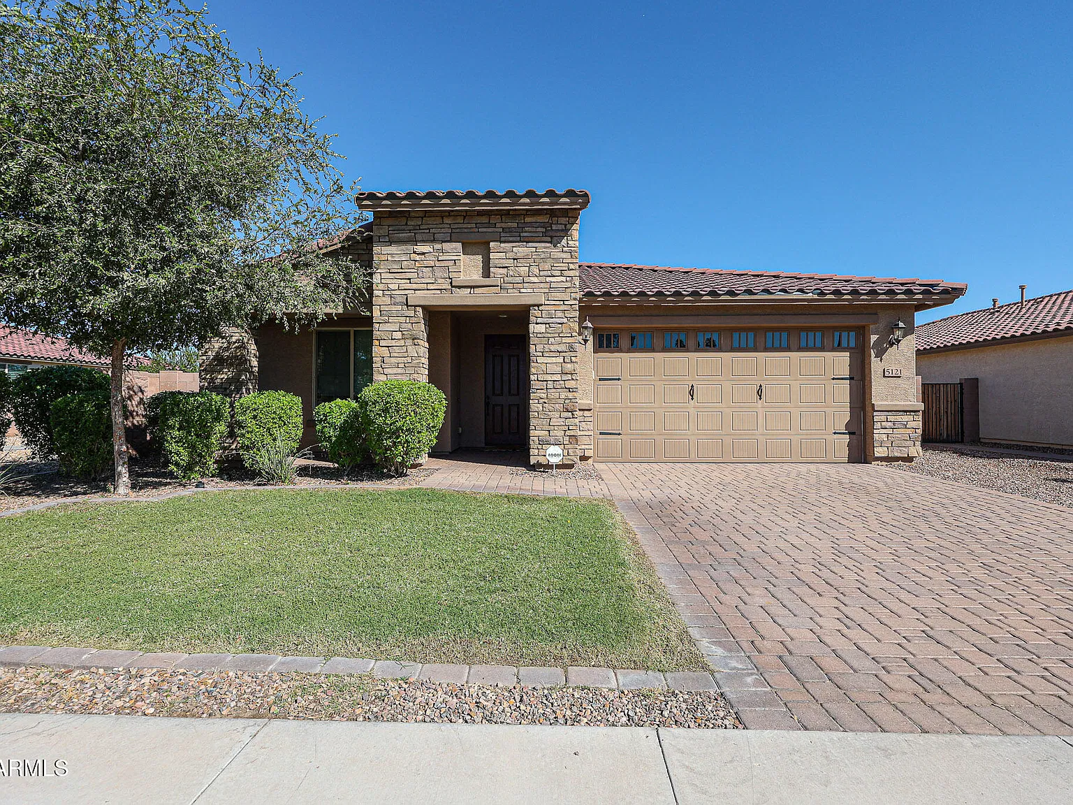 3 bed, 3.0 bath, 1959 sqft, $2,400 — Photo 1