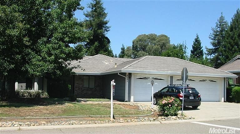 1st image of 4221 Brisbane Cir