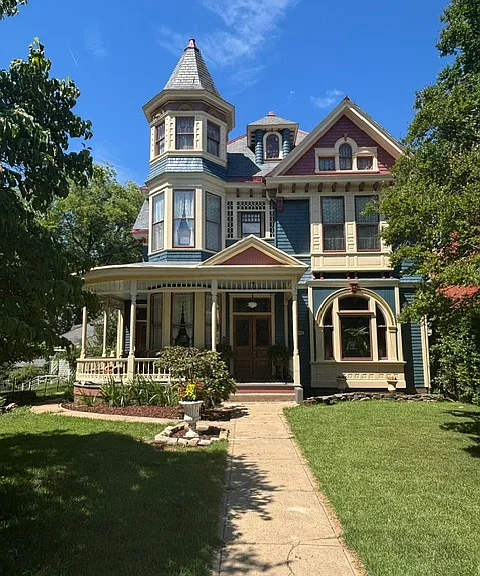 209 Madison St — Photo 1