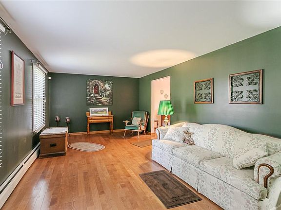 3rd image of 17 Trefoil Ln