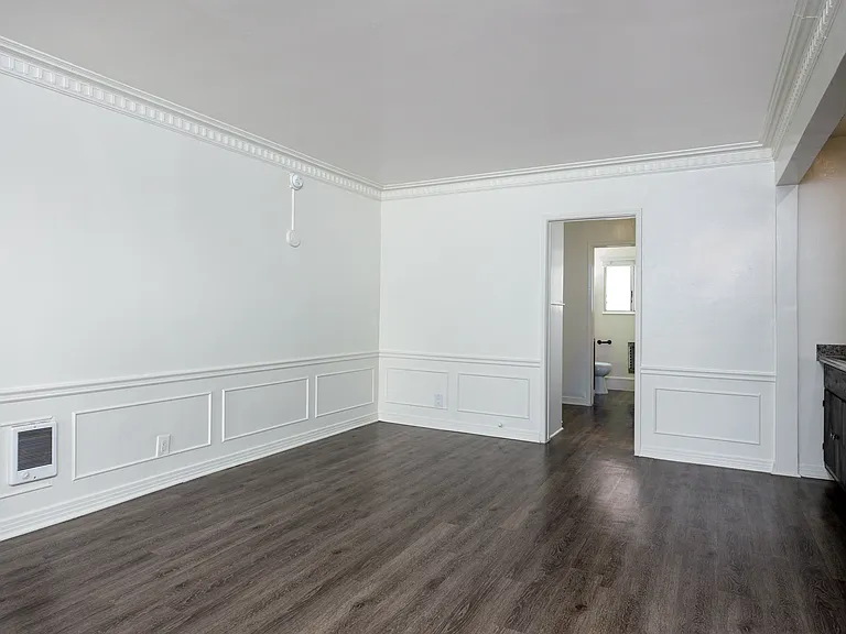 435 S Norton Ave — Photo 27
