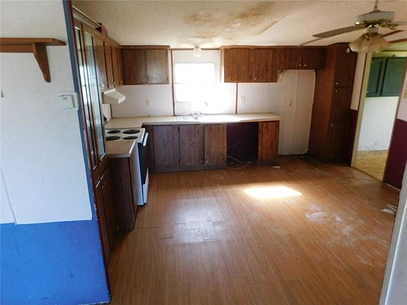 4th image of 374 W 560th Ave