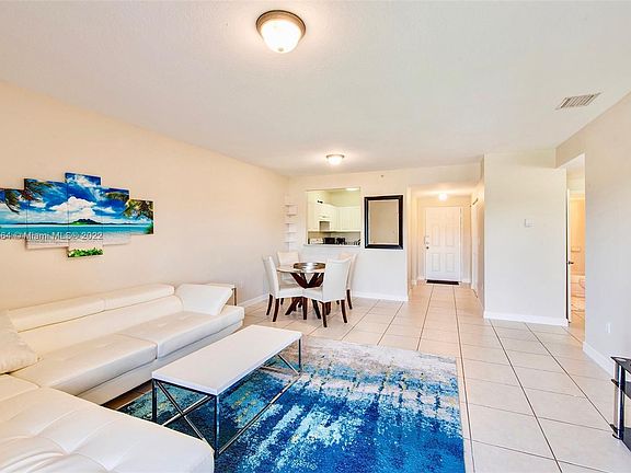 2nd image of 1300 NE 109th St APT 304