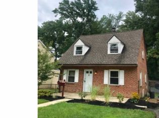 883 Quince Ln, Secane, PA 19018