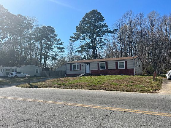 2nd image of 1226 Blythewood Ln