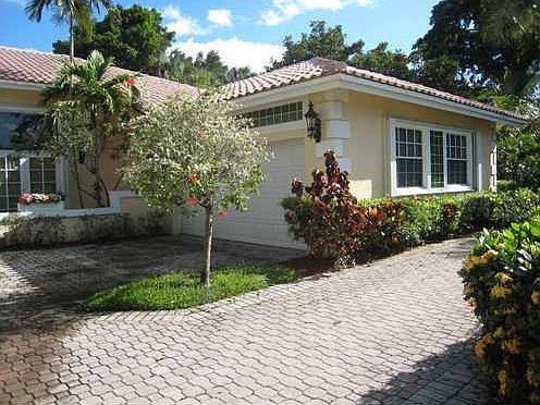 2nd image of 2584 Lakes Drive