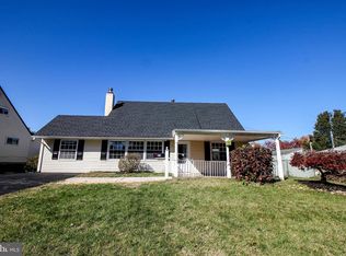 19 Plumbridge Dr, Levittown, PA 19056