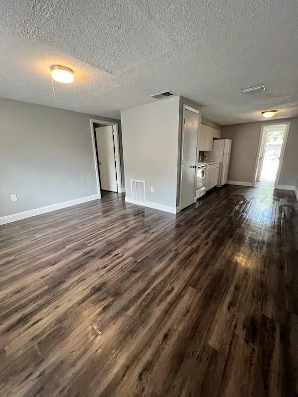 No Security Deposit - Move in Special!! - 3 Bedroom @ Hudson Point — Photo 1