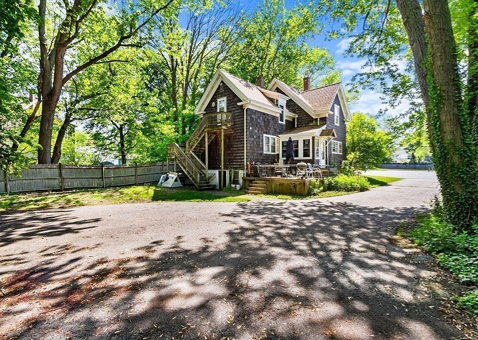 1st image of 106 Monk St