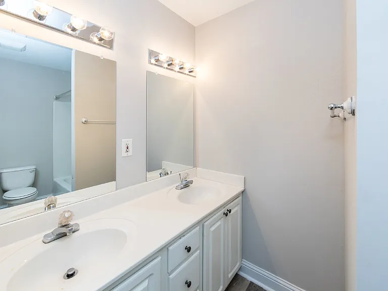 814 King Arthur Dr — Photo 15