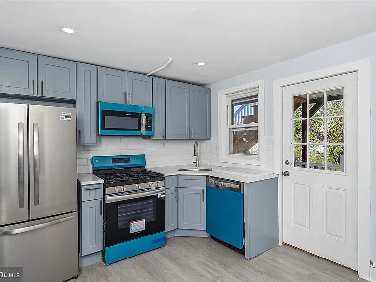 10 Lytle St #4 — Photo 6