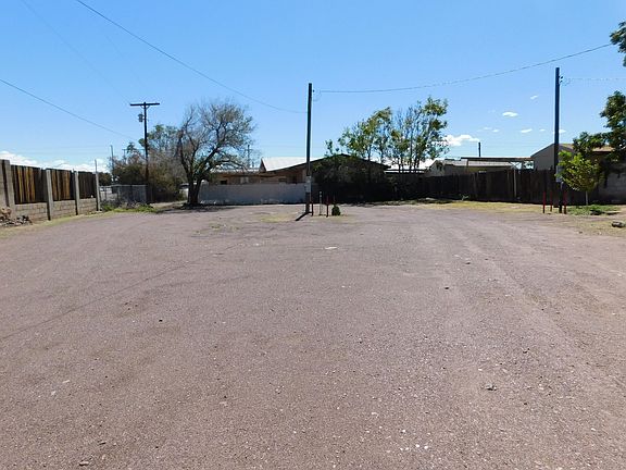 3rd image of 104 McCutcheon Ave W